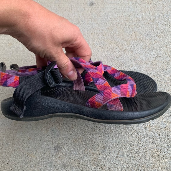 Chaco Girl’s Size 3 Sandals Black with Pink Straps - Picture 7 of 7